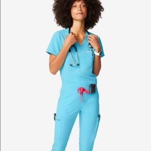 Figs Neon blue Catarina top